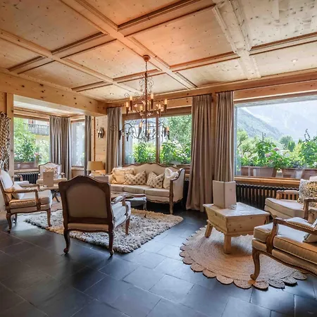 ホテル Chalet-hotel Hermitage 4*